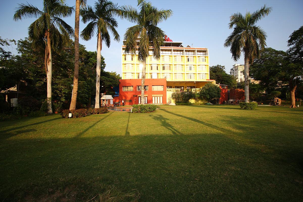 Cama Rajputana Club Resort Mount Abu Exterior photo